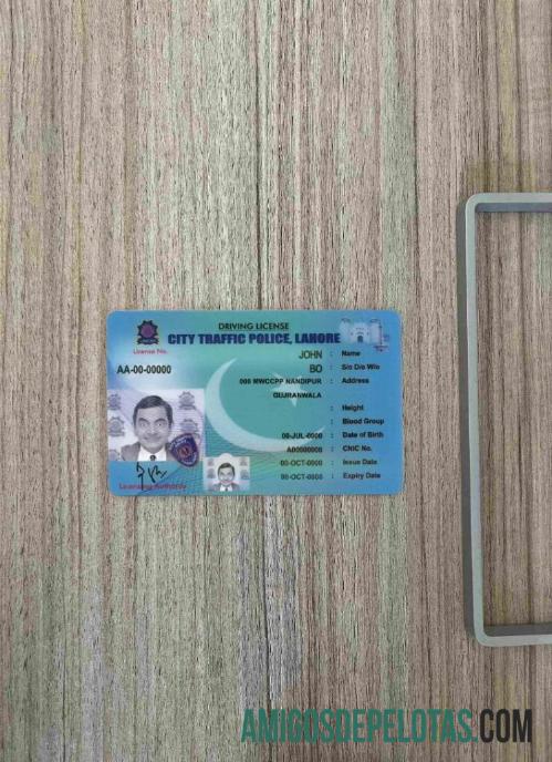 Polícia de trânsito da cidade do Paquistão Lahore DL fotolook frente amostra